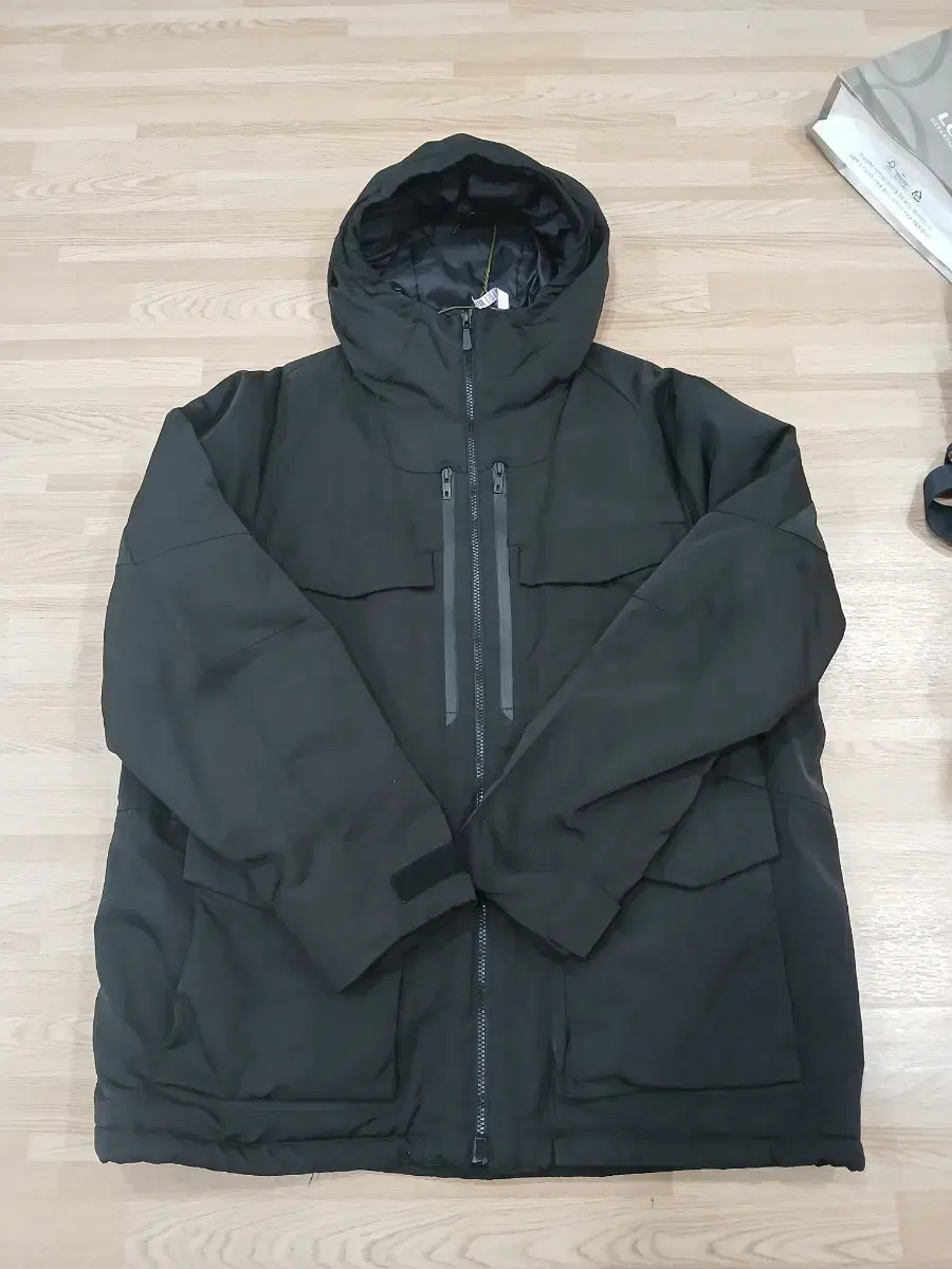 (XL) Uniqlo White Mountaineering Parka