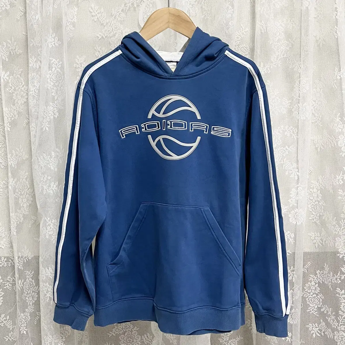 Adidas basketball bloo vintage hoodie