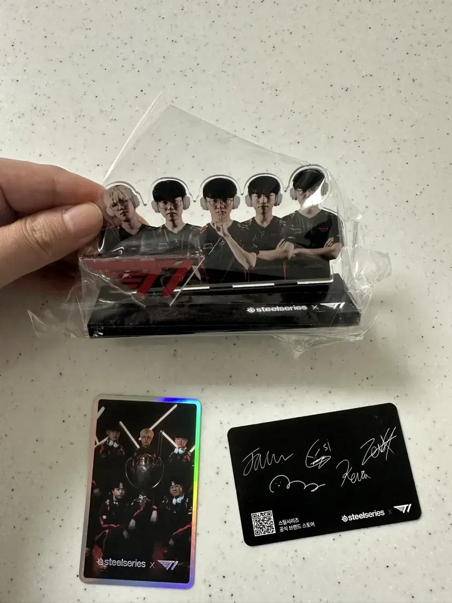 T1 Photo acrylic stand and photocard sellers Pokka