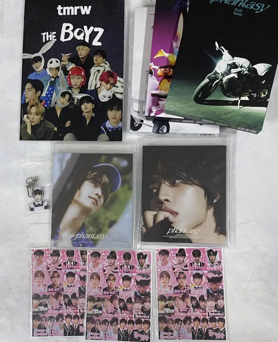 The Boyz unofficial goods 2 albums + 5 albums (photocard X) + photobook in bulk