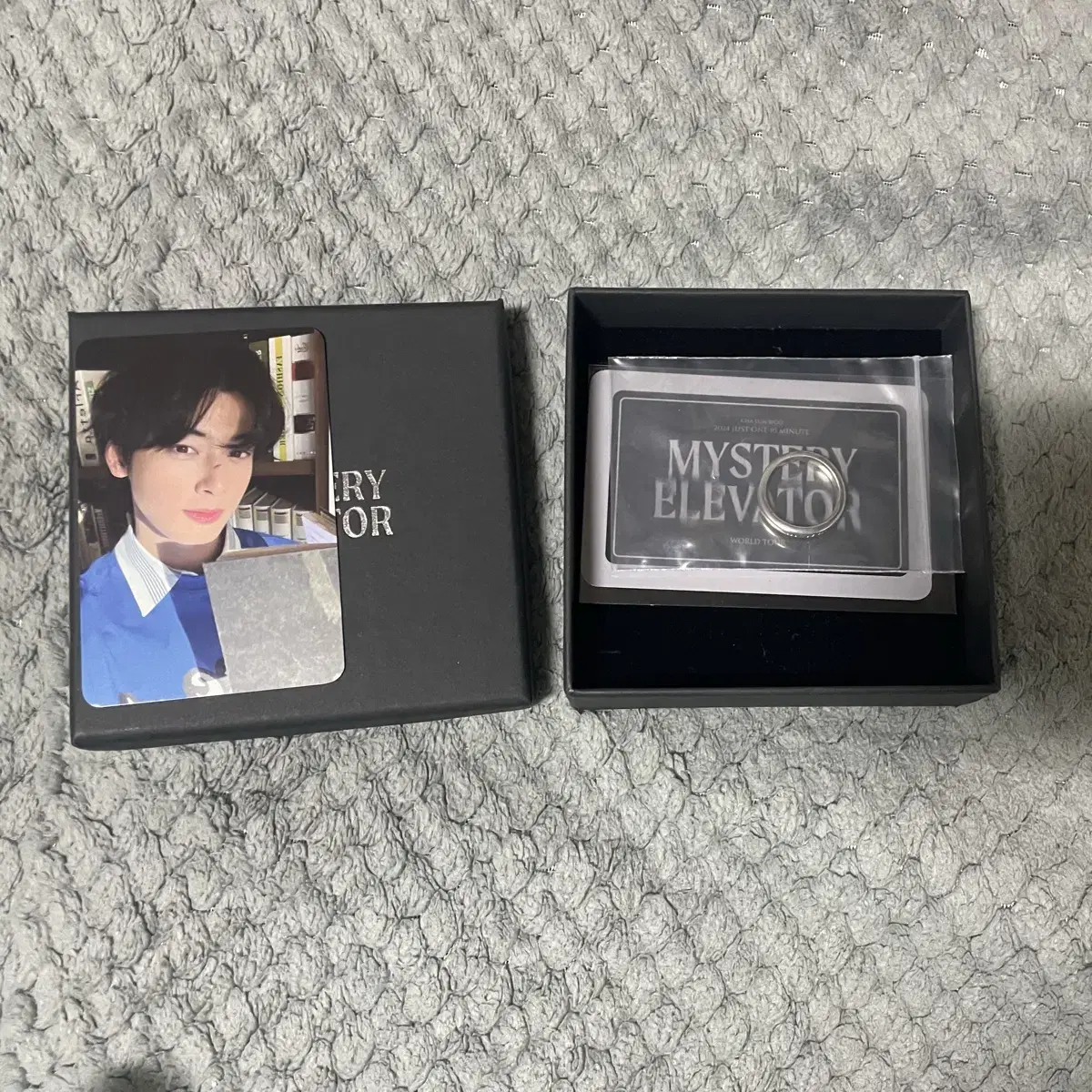 Cha Eunwoo MD Ring + Photocard