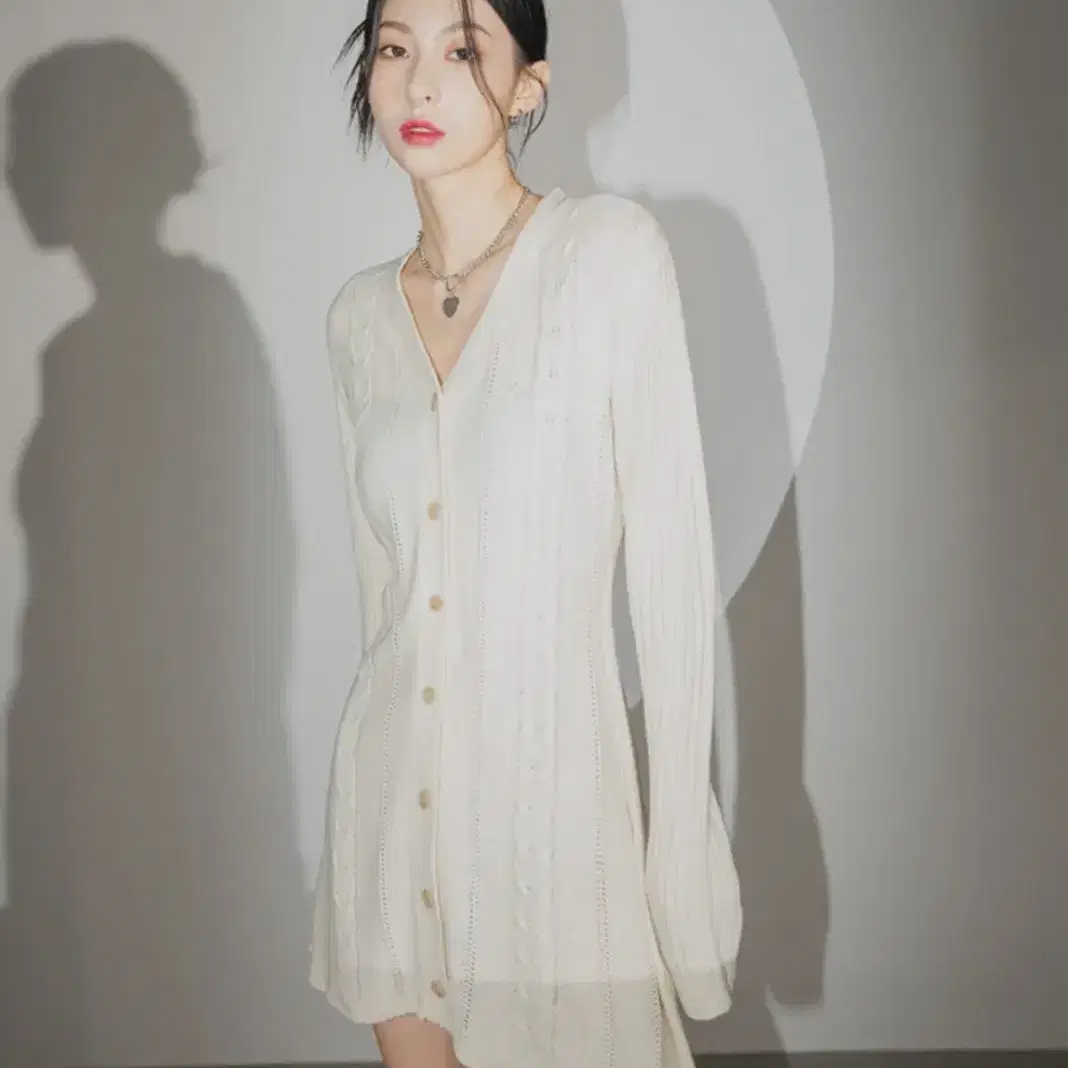 무신사 어반드레스 Punching knit dress ivory 아이보리