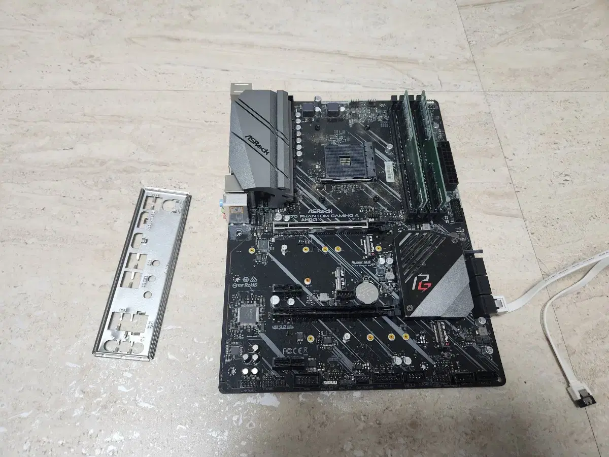 x570m Phantom Gaming4