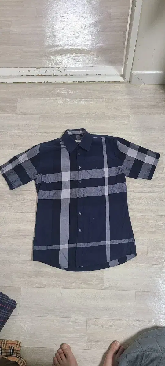 Burberry Men's Shirts to sell