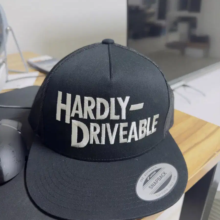 하들리드라이버블 HARDLY DRIVABLE 메쉬캡