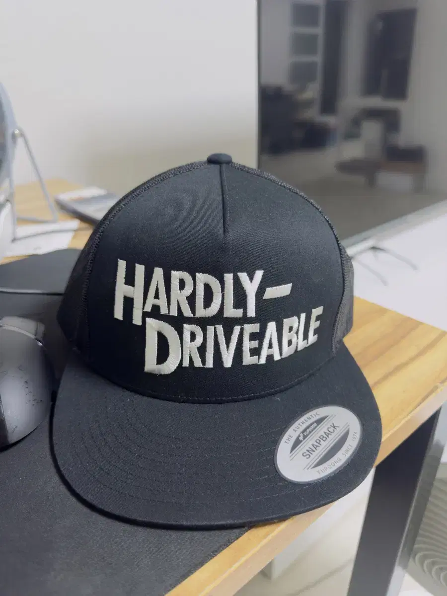 하들리드라이버블 HARDLY DRIVABLE 메쉬캡