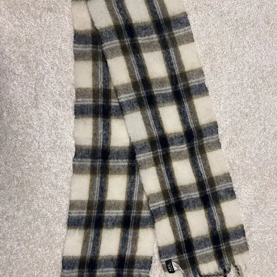 A.P.C. ELIE CHECK SCARF