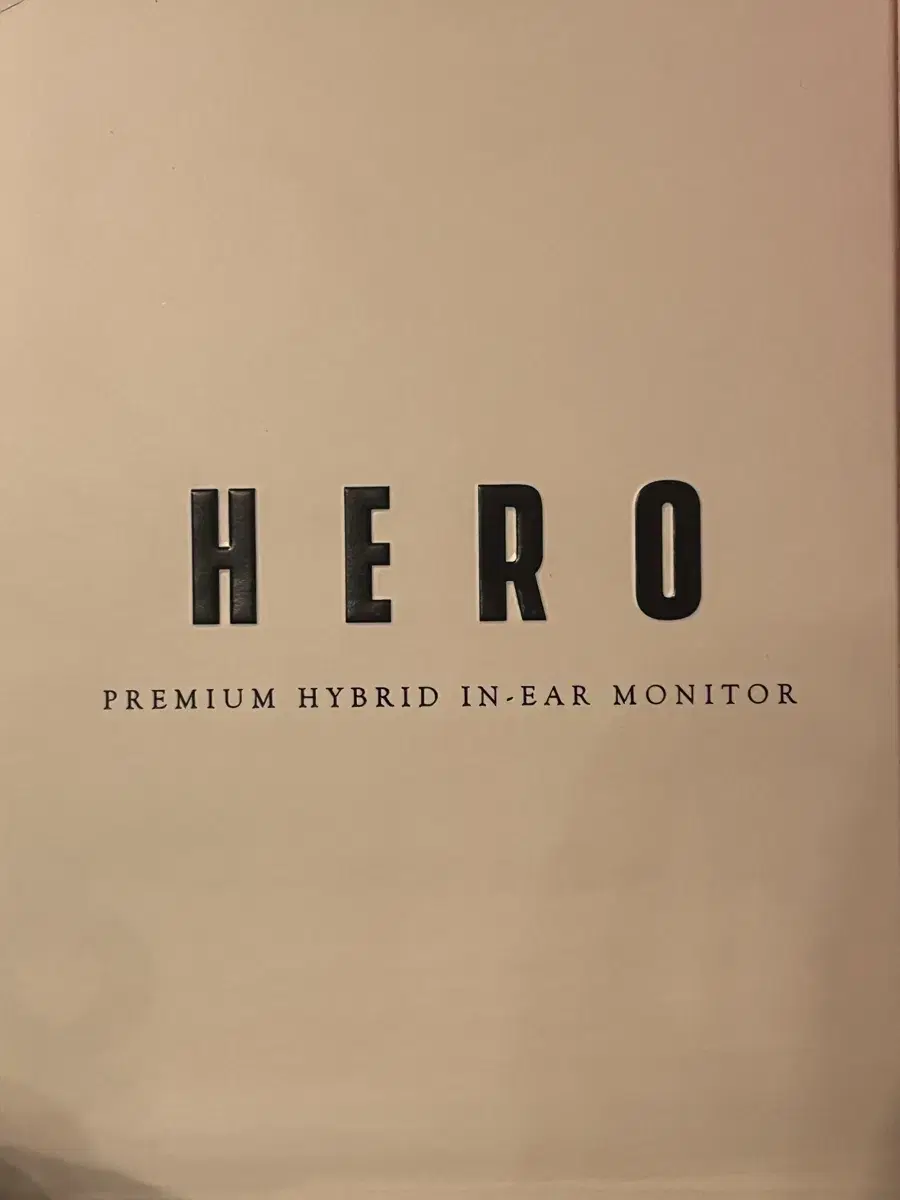 엠파이어 이어스 히어로 Empire ears hero