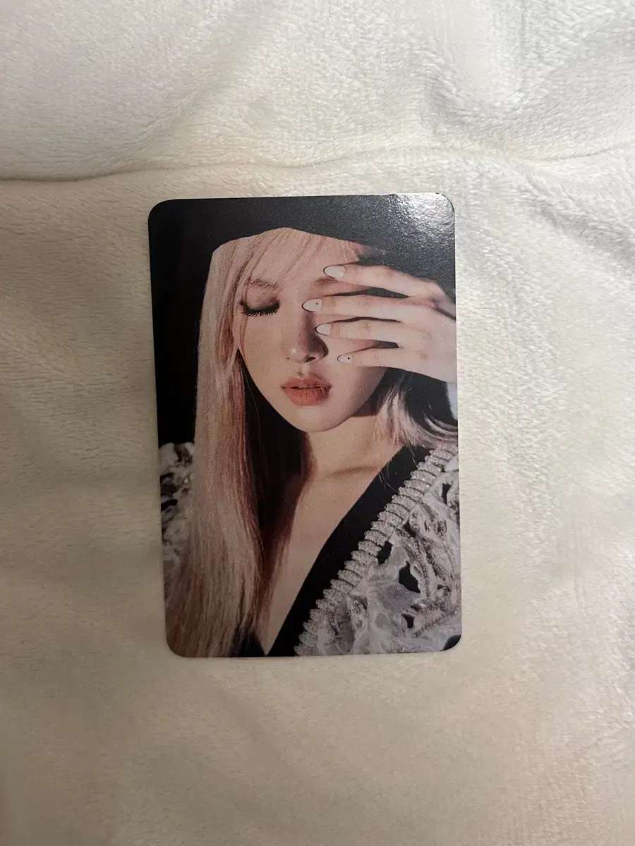 Rose photobook photocard