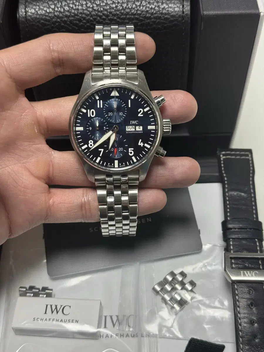 iwc 신형 파일럿 크로노 청판 43mm 팝니다.