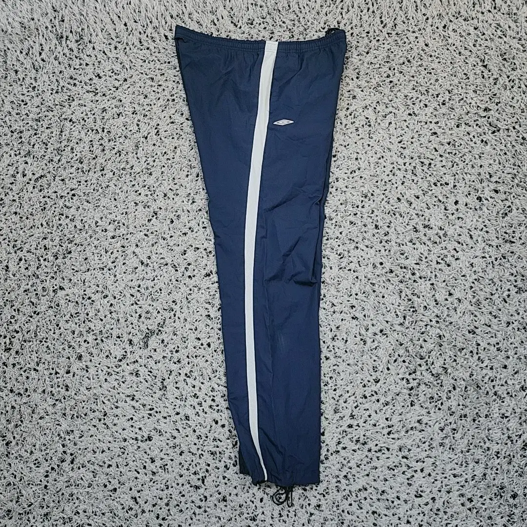 [M] Umbro Old School Woven Track Pants