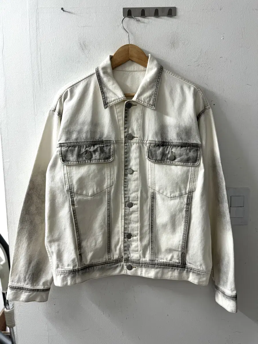 Eight Seconds Unisex Spray Dying Denim Trucker Jacket _ Cream White