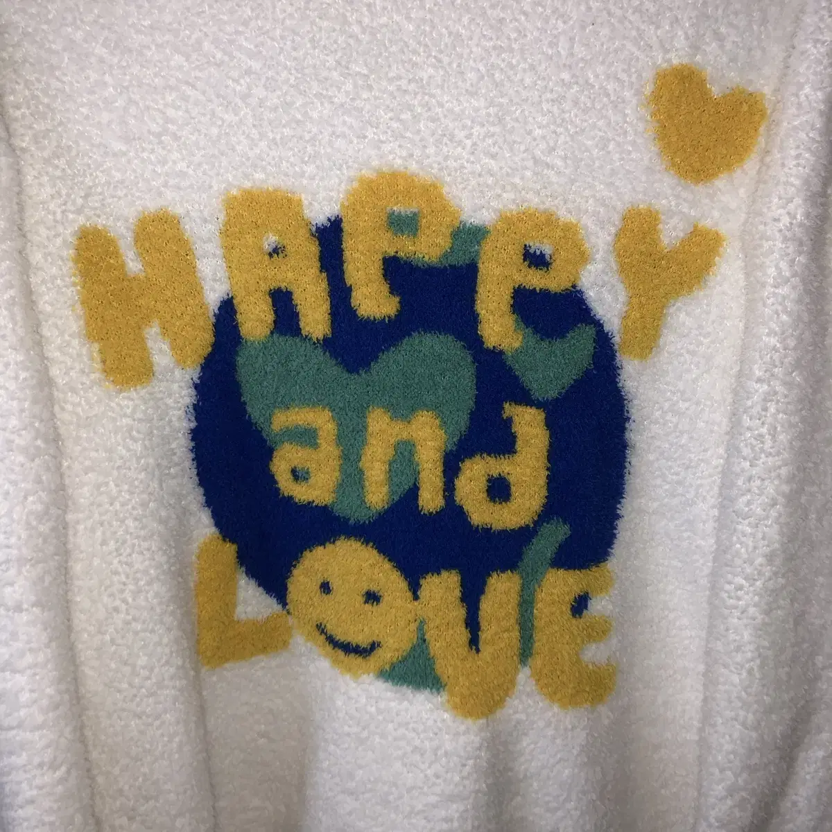 Vintage Happy and Love white towel kni