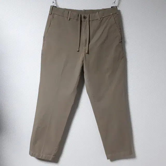 30-32/Uniqlo Beige Scrunched Ankle Pants/30-833