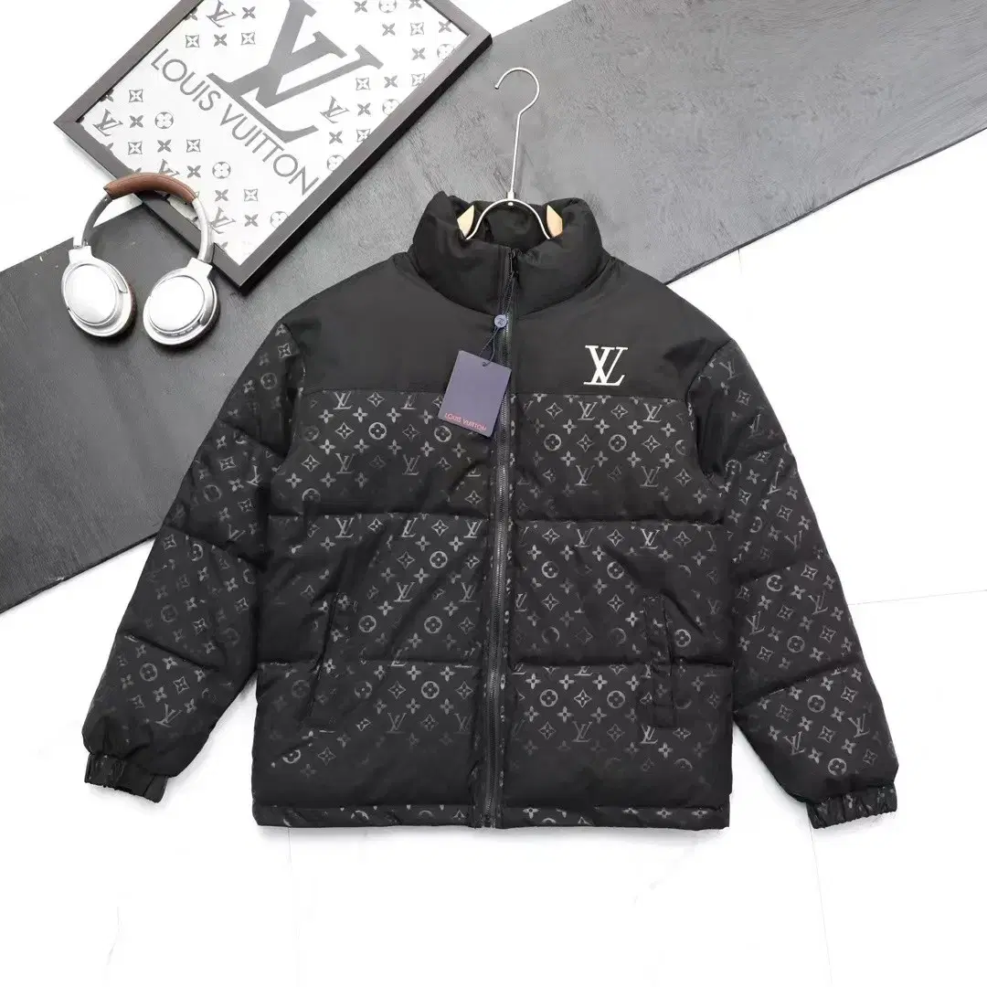 LOUIS VUITTONLouis Vuitton Men's Pleated ONEPIECE Goose Down Jumper Jacket