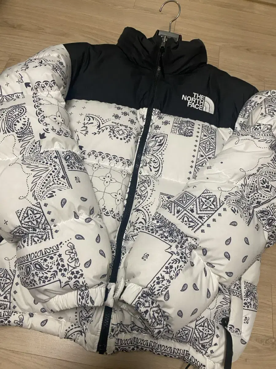 The North Face Knopsie Paisley L (via Mackage)