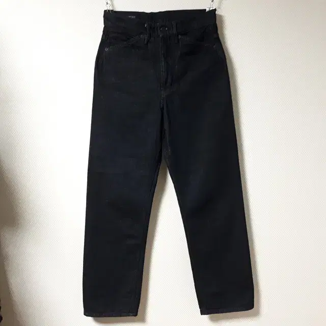 30/Zara Highrise Regular Fit Jeans/30-835