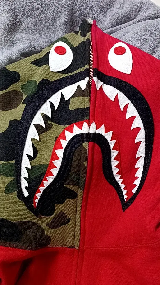 Vape Hoodie Zip Up Half Camo Red