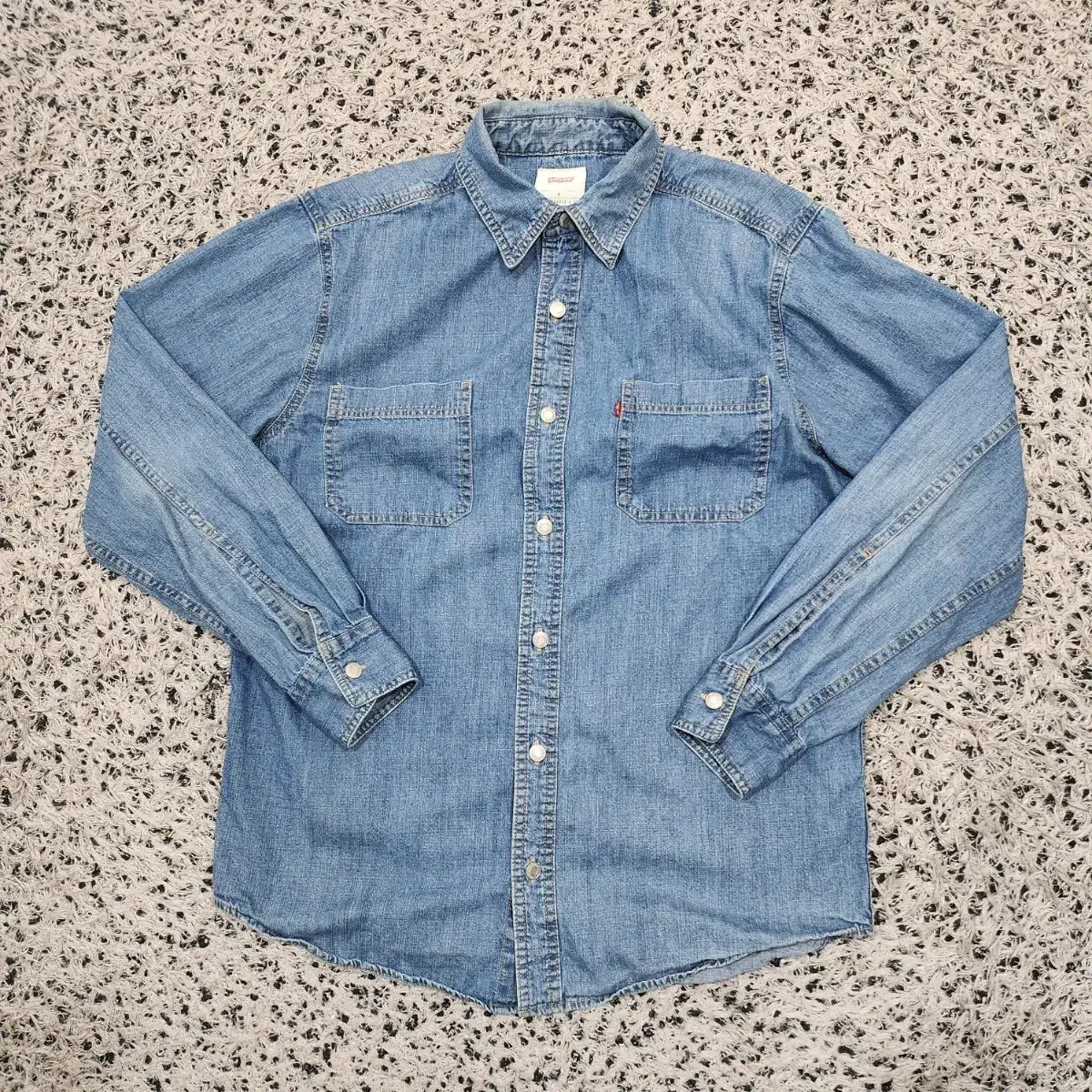 [M] Levi's Young Men's Denim Shirt