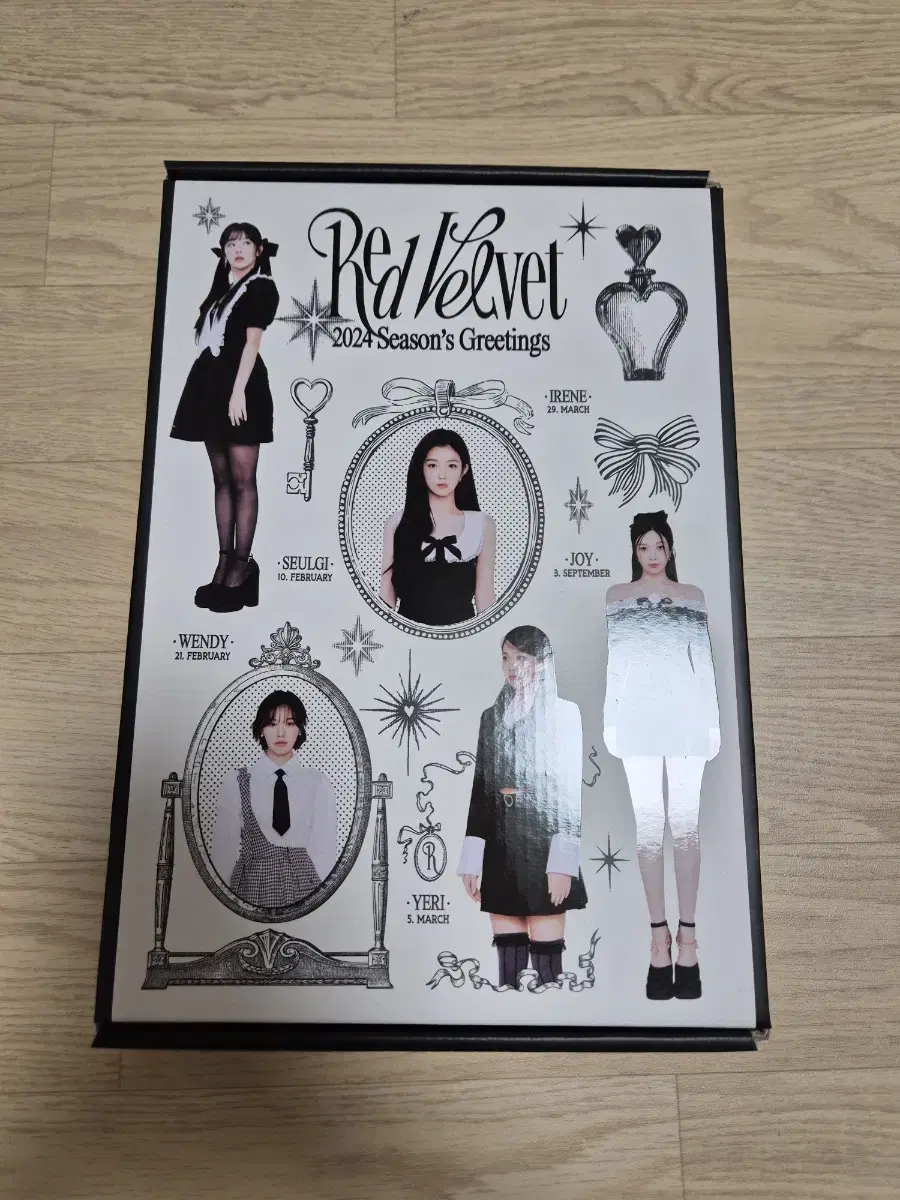 Red Velvet 2024 Season's Greetings