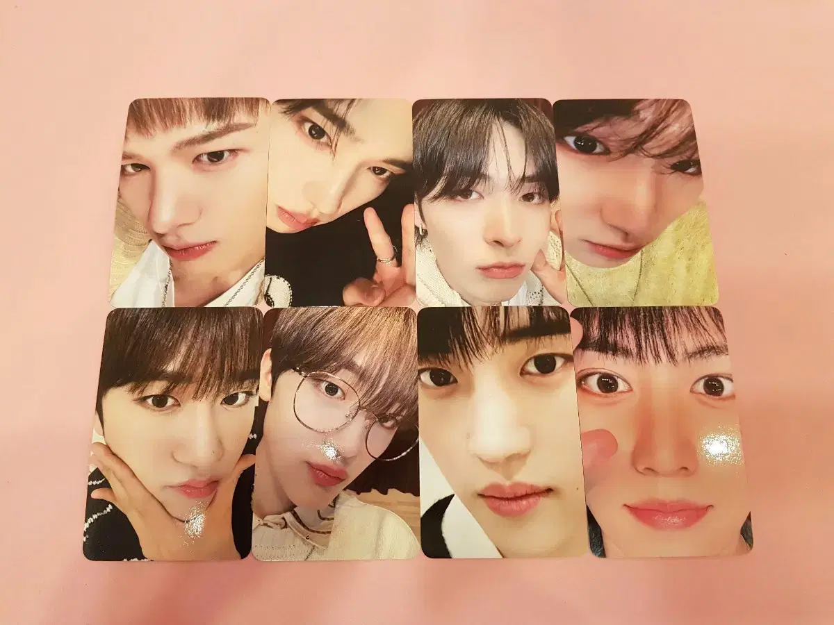 LUN8*lunate photocard albumBUFF:red (bulk of 8)