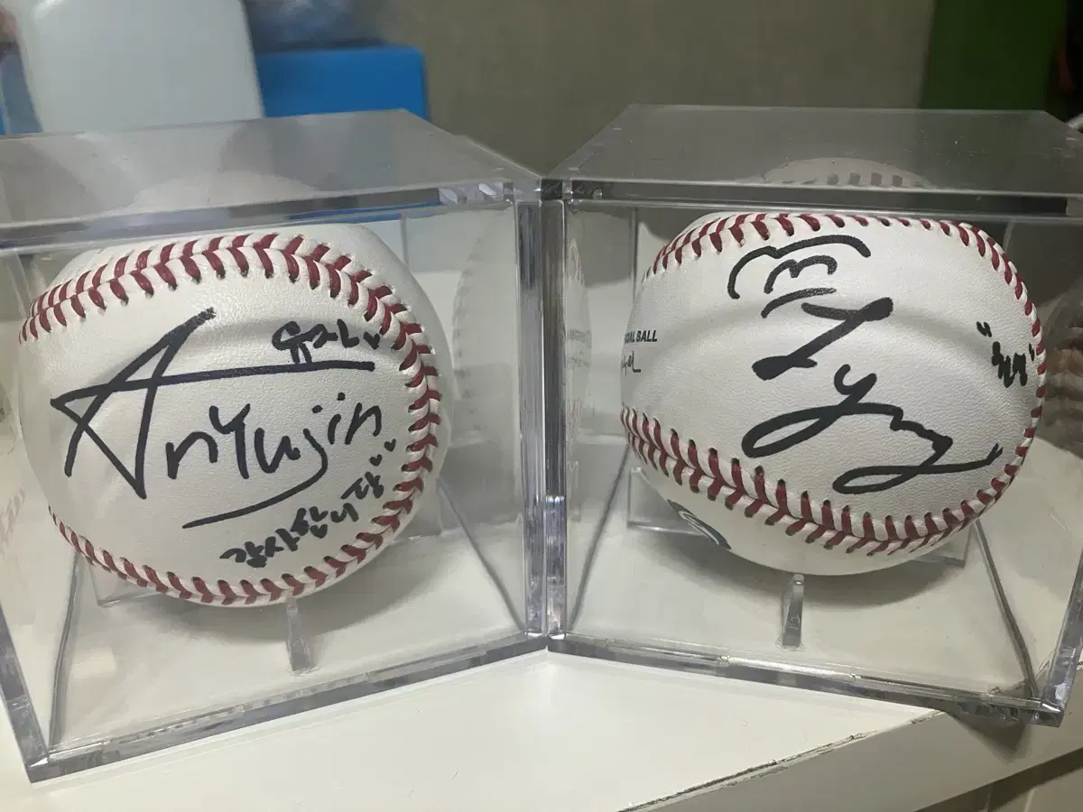 Celebrities ive jang wonyoung ahn yujin Professional Baseball Autographed Balls