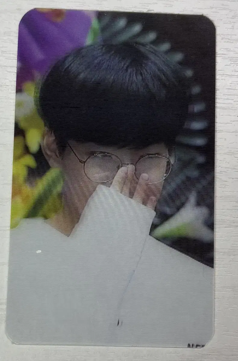 This is Jeon wonwoo, but I'm potching photocard.