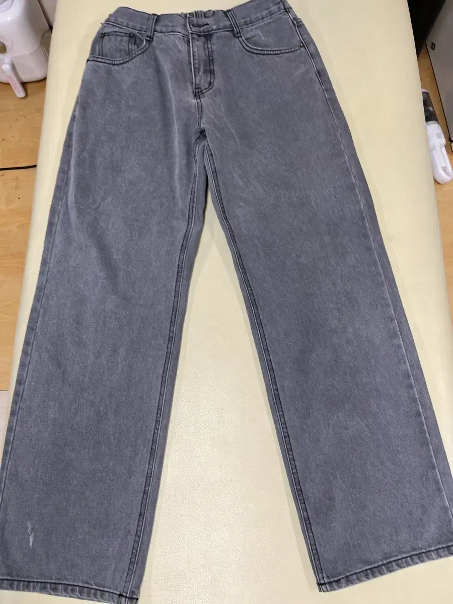 Men's wide jeans