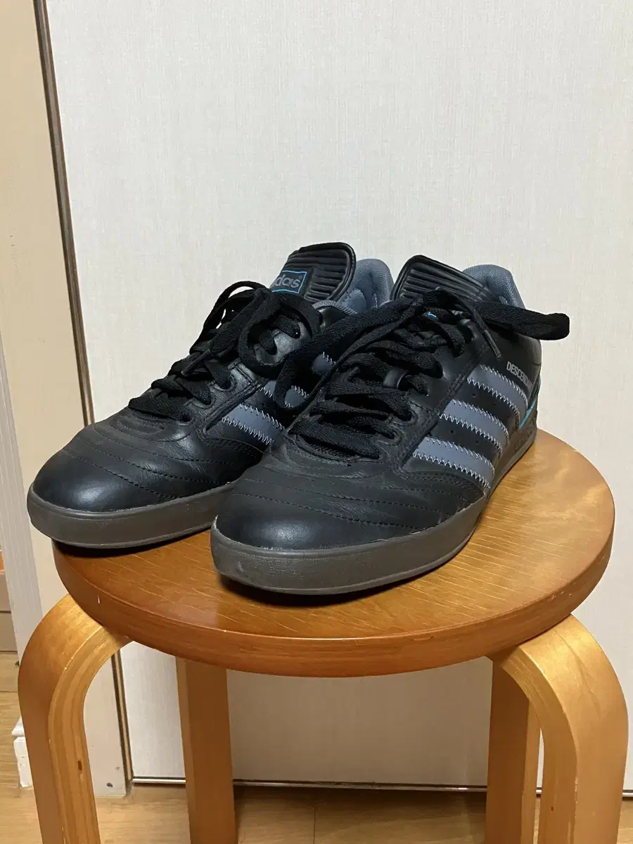 descendant x adidas crustar