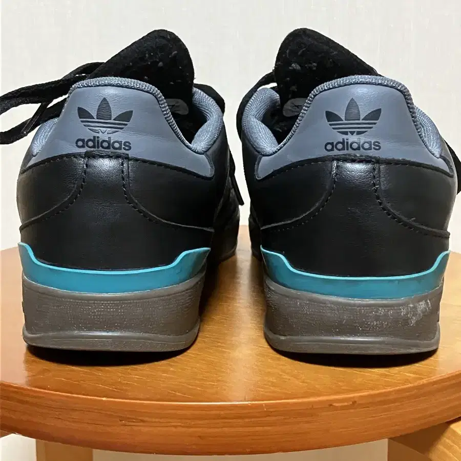 descendant x adidas crustar