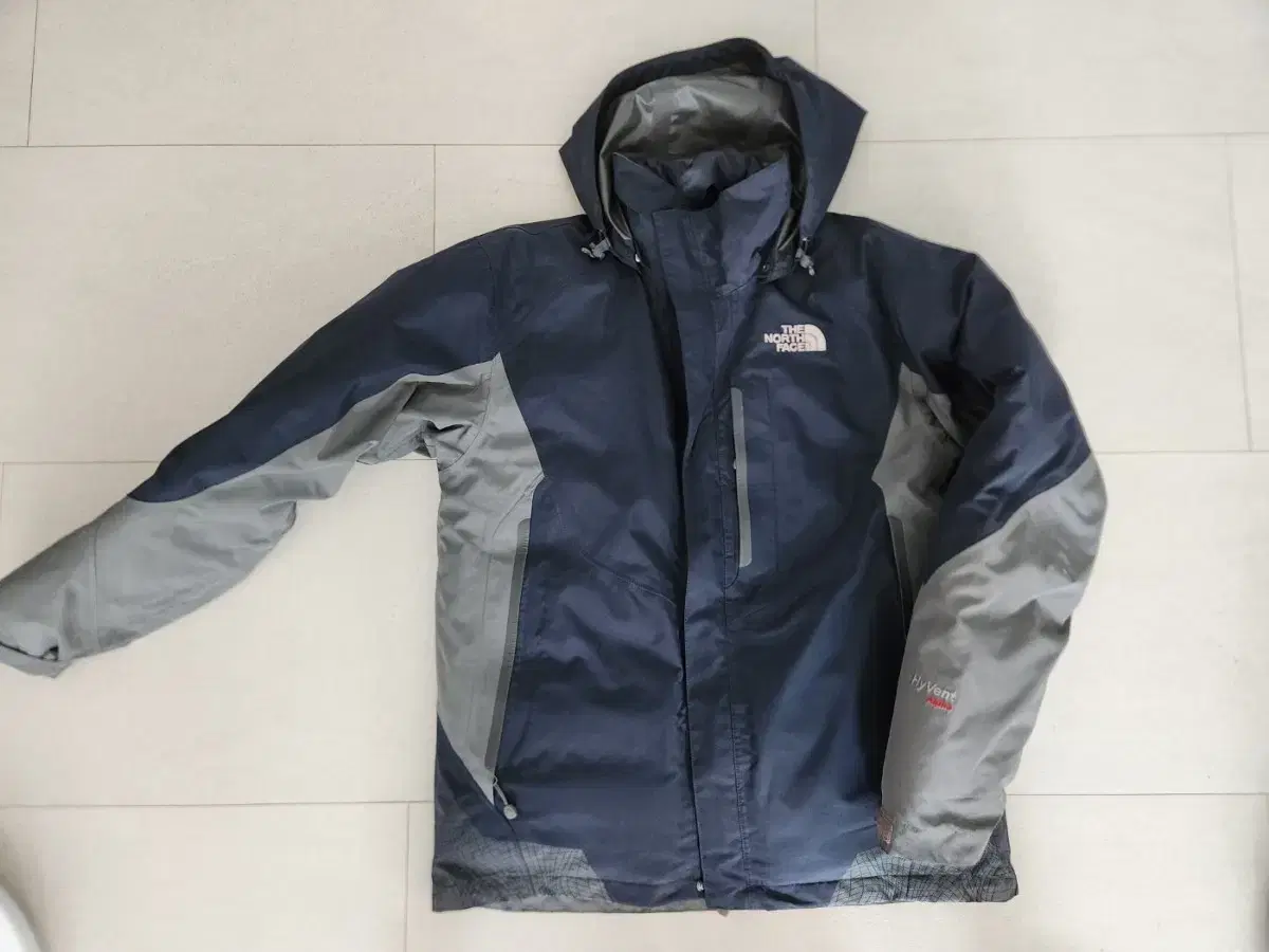 The North Face Highvent padded size 90