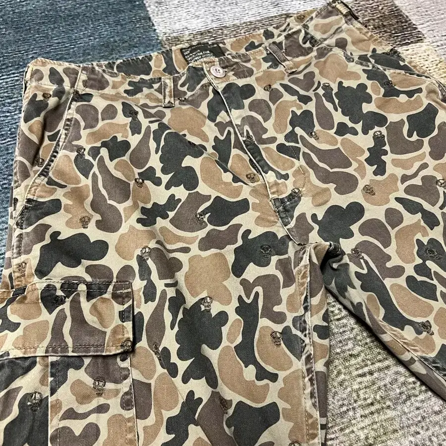 OOS STUSSY CAMO CARGO BROWN PANTS (SZ.32