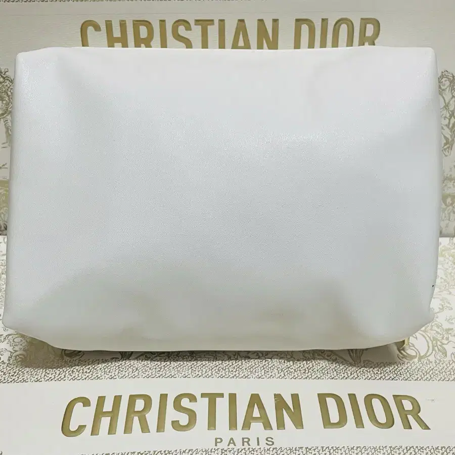 DIOR 디올 화이트 파우치