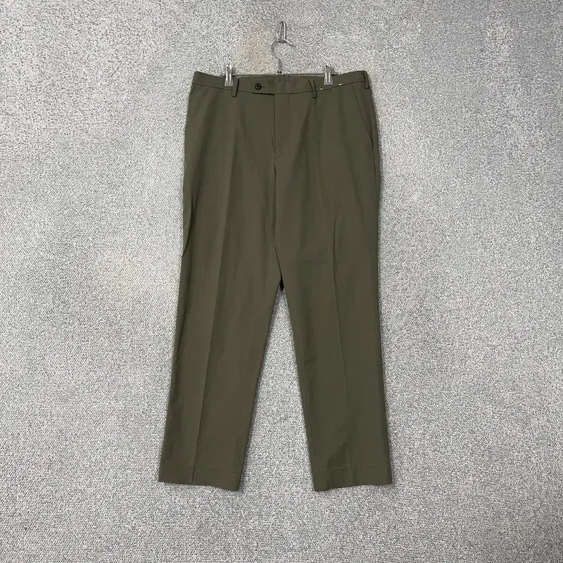 Uniqlo Khaki Flex Pants 35