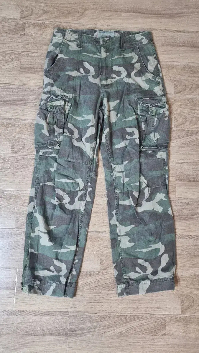 Vintage Camo Cargo Pants 32