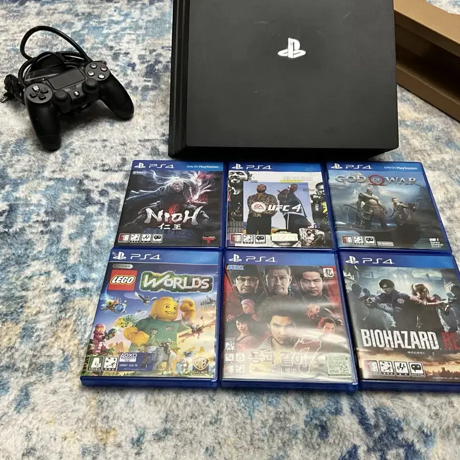 PS4 Pro 풀박스 CD6개 포함