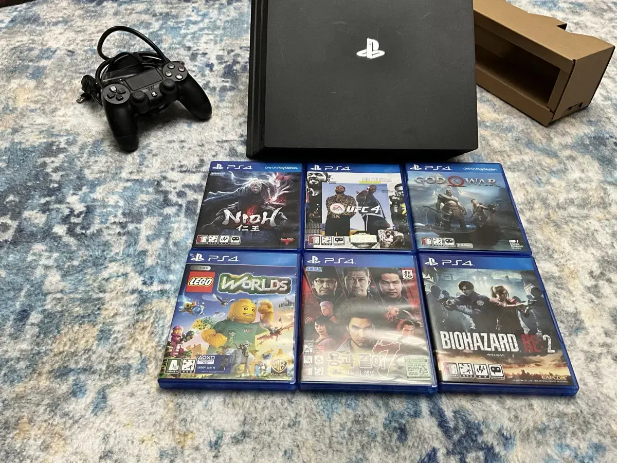 PS4 Pro 풀박스 CD6개 포함