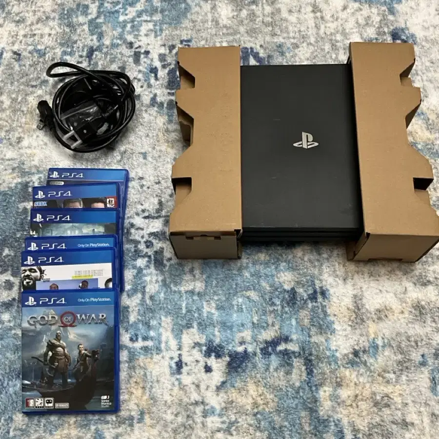 PS4 Pro 풀박스 CD6개 포함