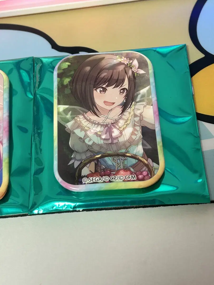 I'm selling a pseka ena airi kanade ichika canbadge