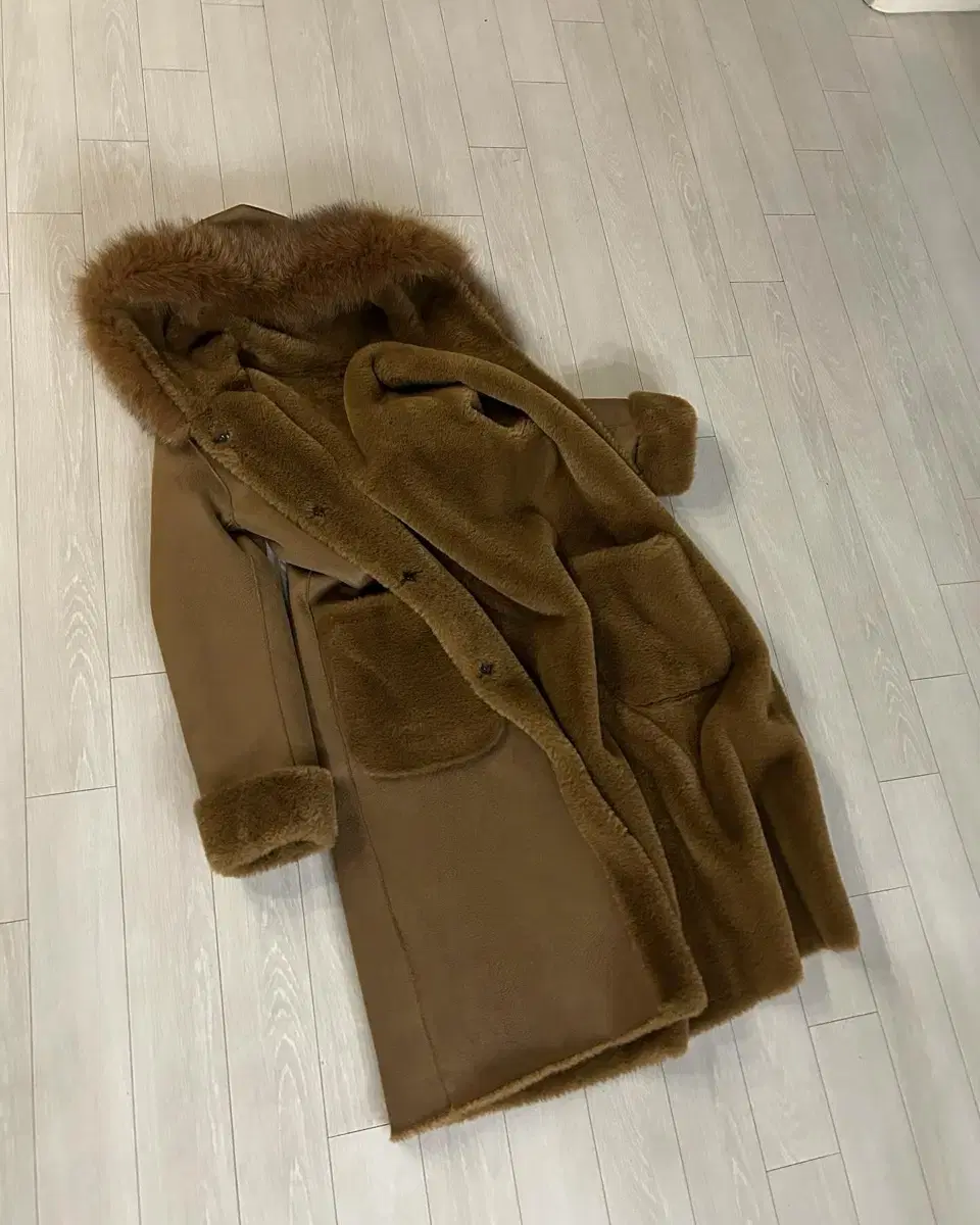 Fox Fur Reversible Mustang