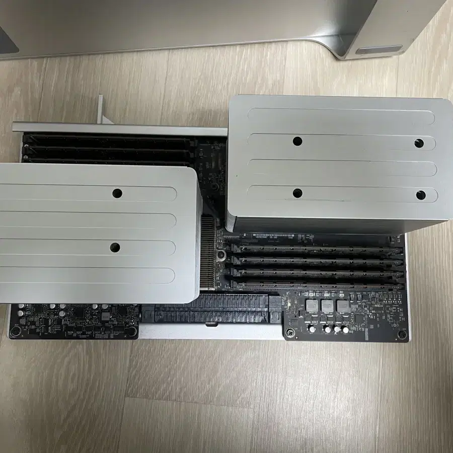 2012년 Mac Pro 5,1 맥프로 CPU tray 트레이