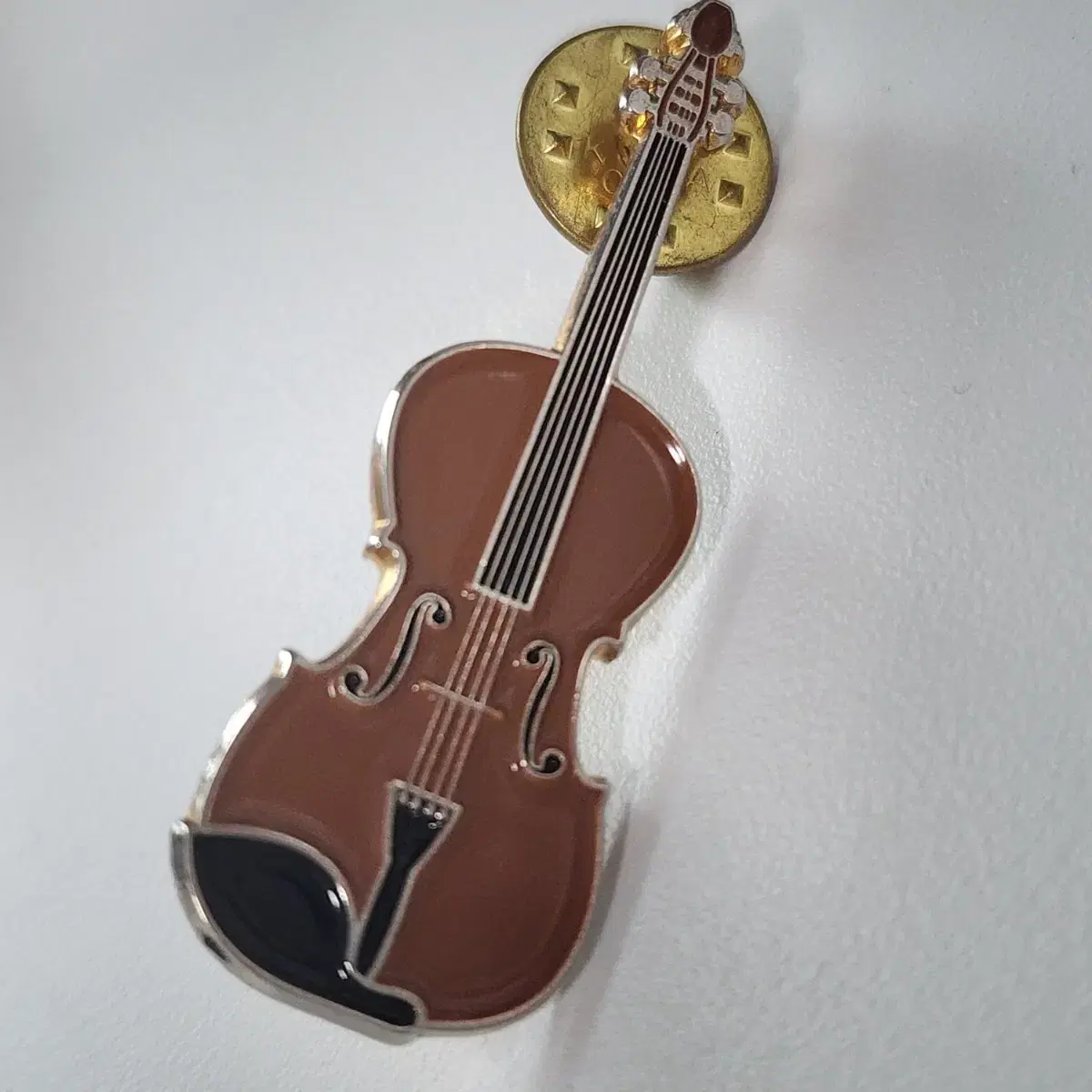 LUCY lucy shin yechan Violin Badge WTS