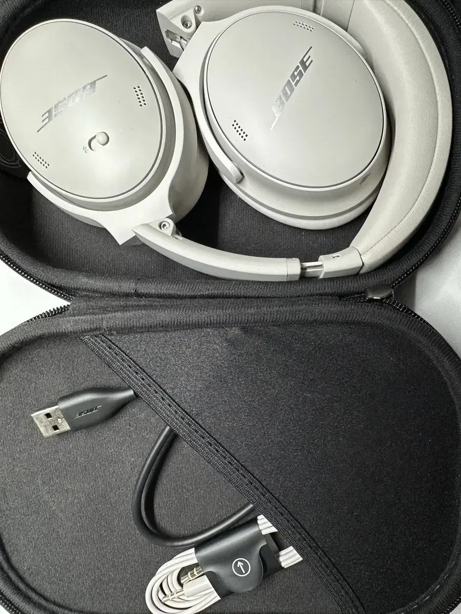 [새상품] Bose 보스 QC45 화이트