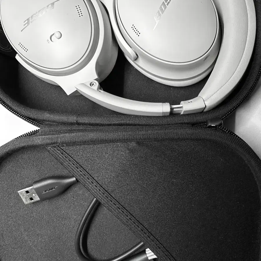 [새상품] Bose 보스 QC45 화이트