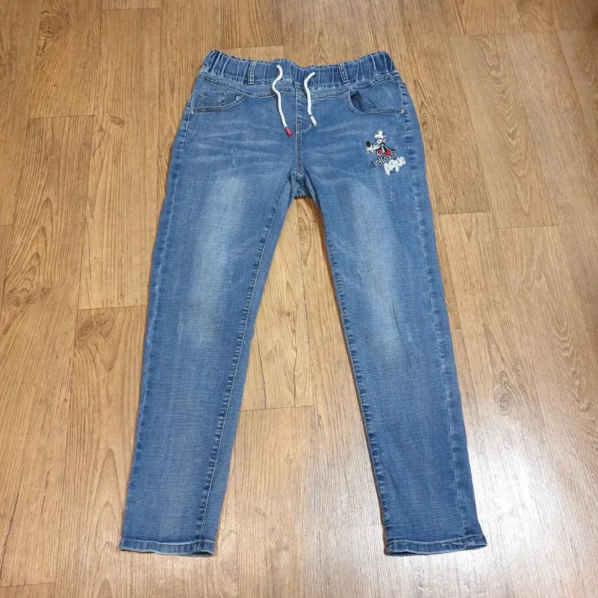 32-inch waistband span jeans