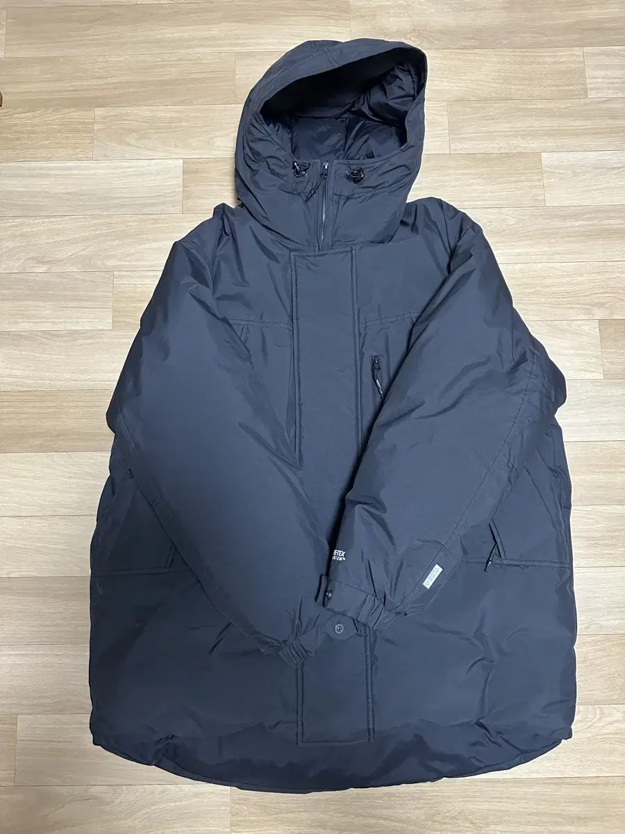 Shape Monster Parka Black 2 sizes