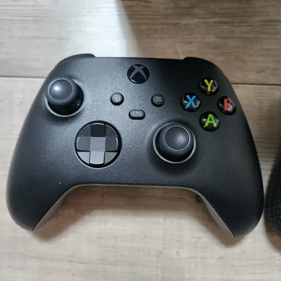 xbox series x 정품패드2개 포함 판매합니다