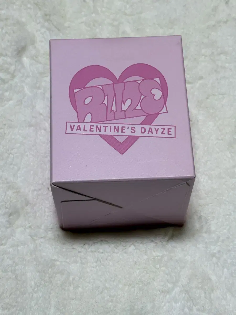 Rize Valentine Candle (Photocard X) Wts.