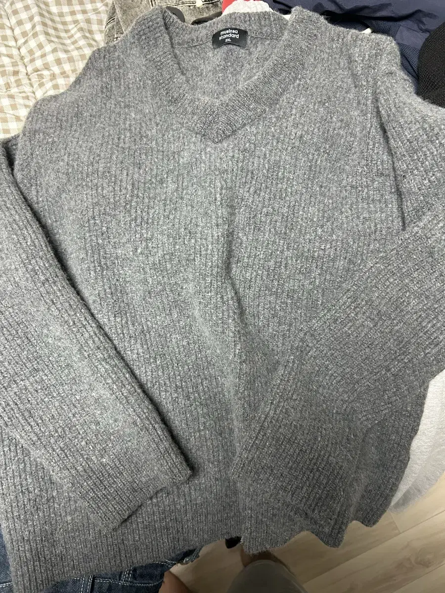 Unisex Standard V-neck knit jin gray 2XL