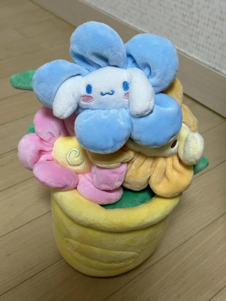 Sanrio Character Cinnamon Roll Potted Flower Doll